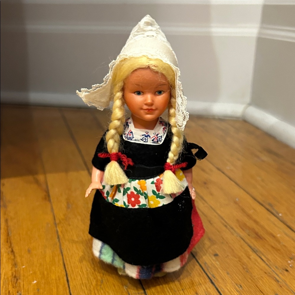 Vintage Dutch Doll Rare Souvenir 1950s-1960s